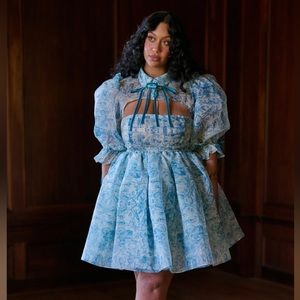 Selkie Porcelain Shrug Puff